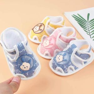 Dép tập đi để nhựa chống trượt cho bé
